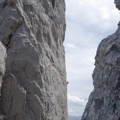 une cordée dans la voie Zutopistes